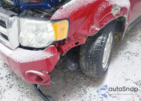 2011 Ford Escape Xlt z USA, uszkodzony, nr VIN 1FMCU9D72BKC05271